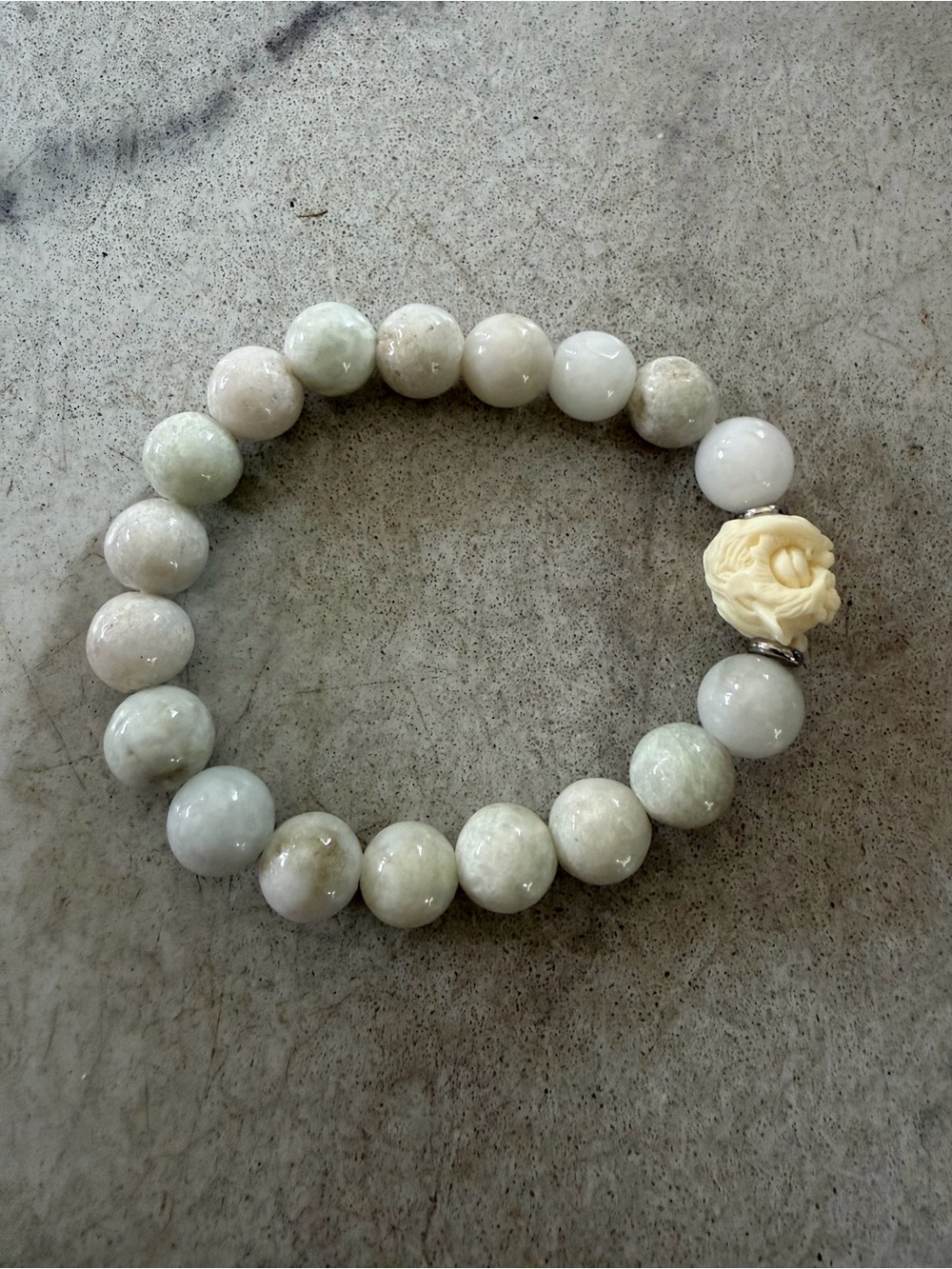Hand-Carved Floral jade Bead Stretch Bracelet in Soft Green and Cream size 7